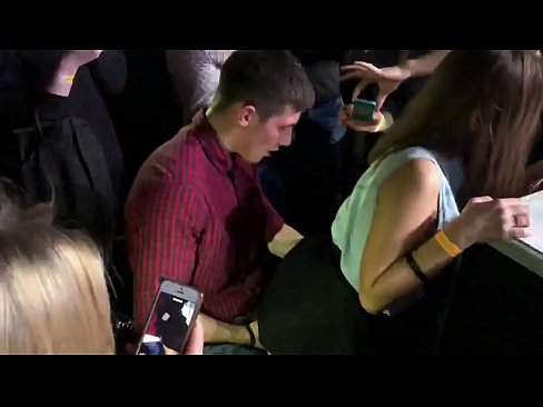 ❤️ Pravi seks u ruskom noćnom klubu. 18-godišnja Ruskinja u anusu i vagini pojebana u noćnom klubu ❤❌ Kvalitetan seks na bs.porn-milf-300.ru ❌❤